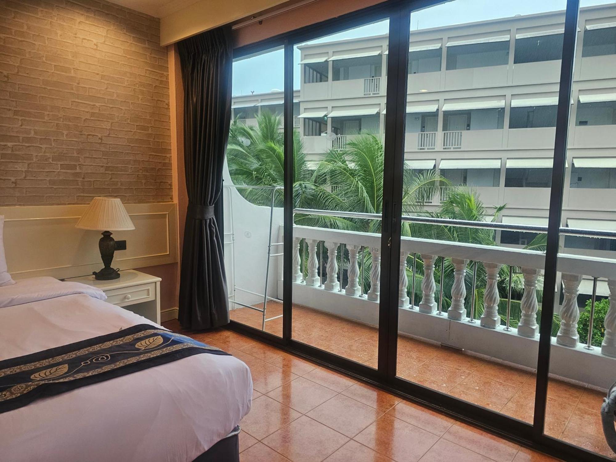 & Hotell Patong